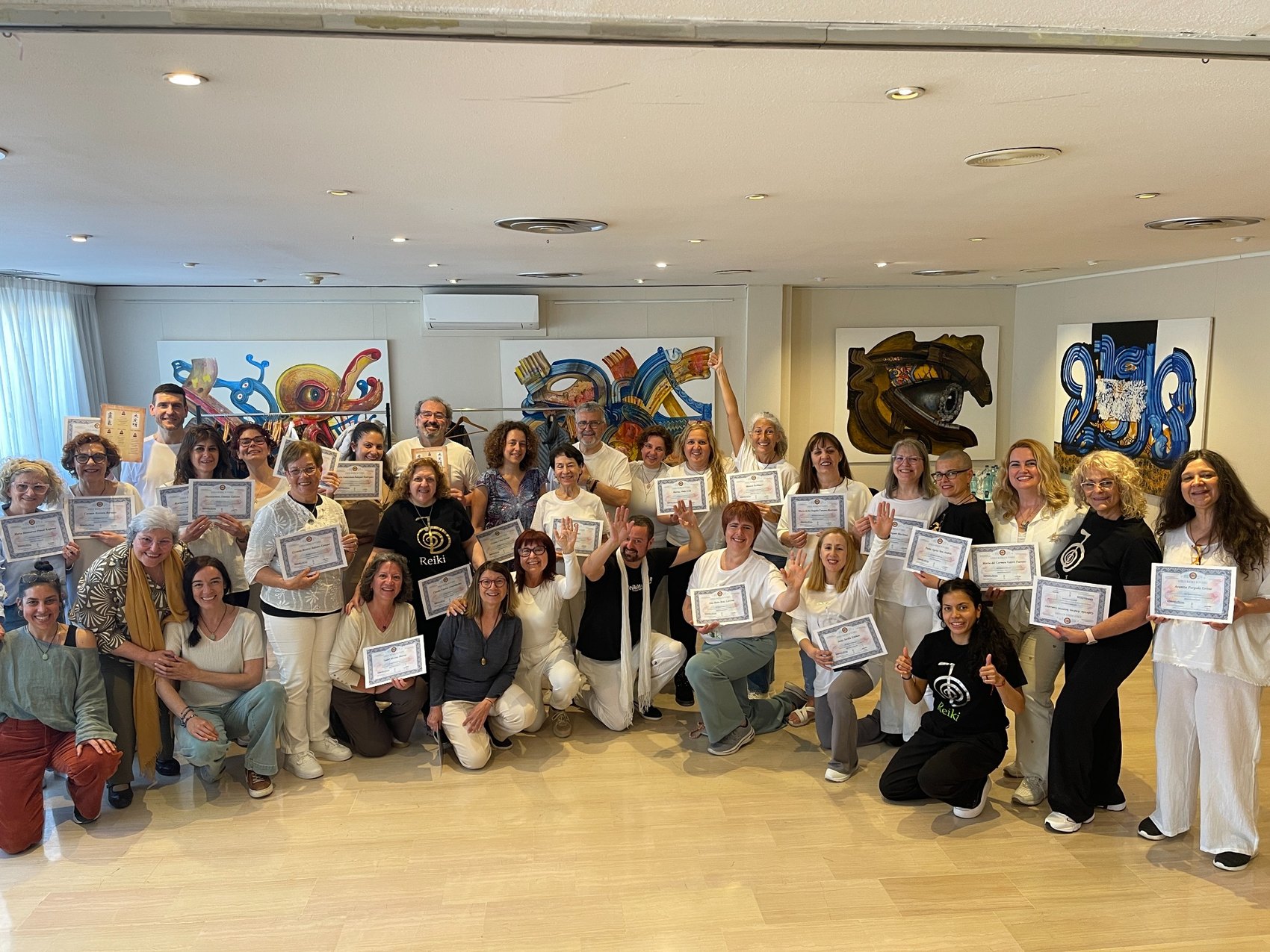 Grupo de alumnos certificados de Reiki con JavierMa en Barcelona